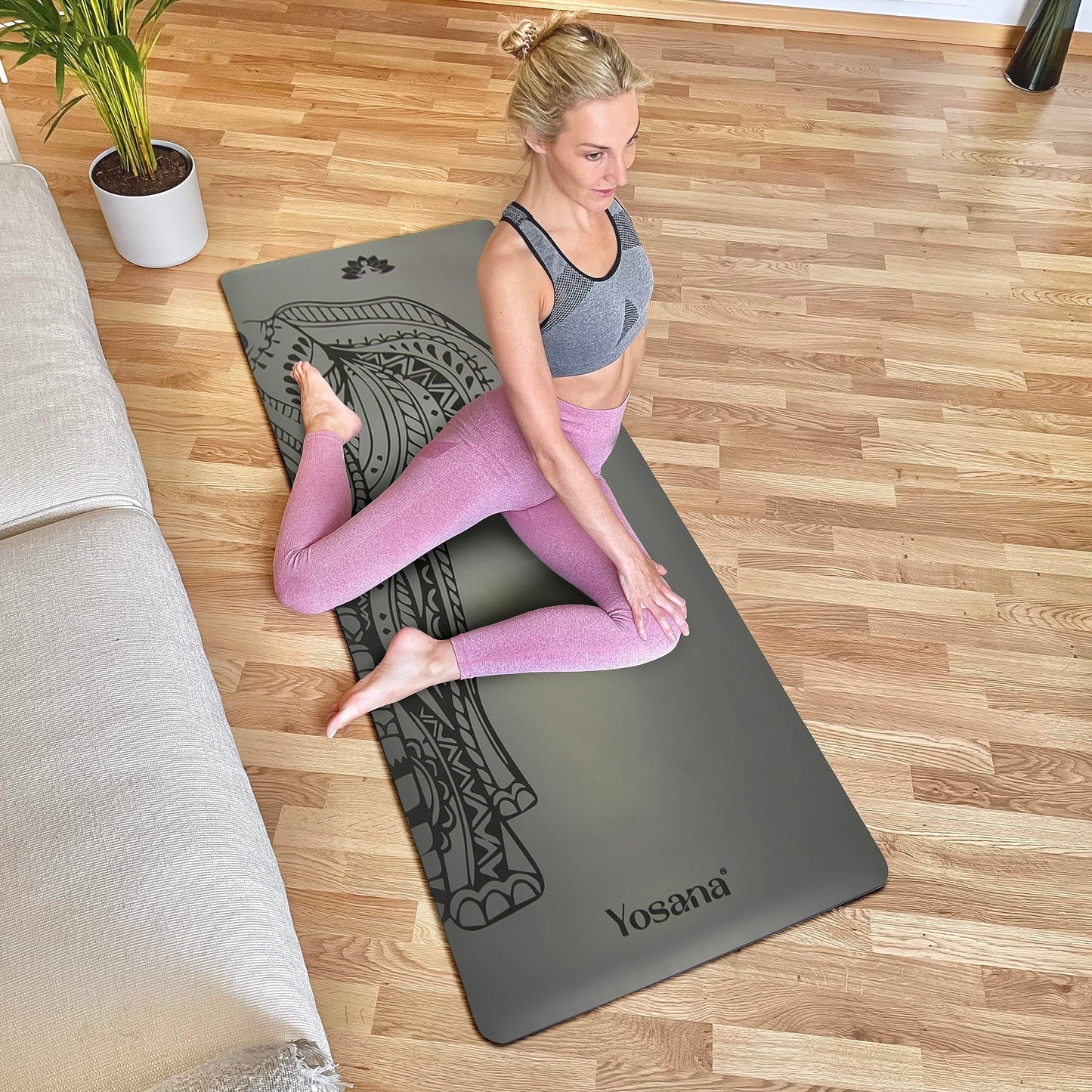 Yosana Yogamatte aus Naturkautschuk | Extrem rutschfest | Ultra-Grip-Oberfläche aus umweltfreundlichem PU | Extra breit 68 cm | Inklusive Tragegurt | Yogamatte 183 x 68 cm | 4 mm dünn